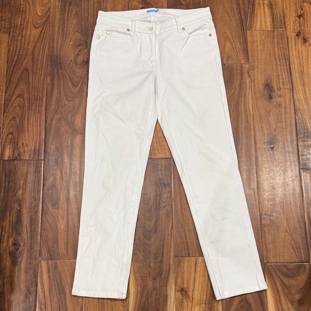Women's White Straight-Leg Jeans with Subtle Gold Hardware